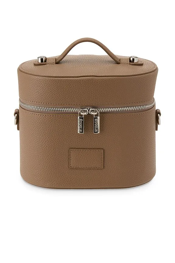 ETOILE COLLECTIVE x Revolve Oval Toiletry Case in Cappuccino | REVOLVE