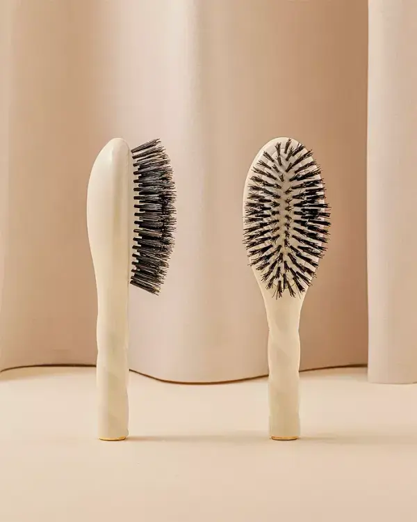 N.01 The Small Universal Shine & Care Hair Brush - Creamy White