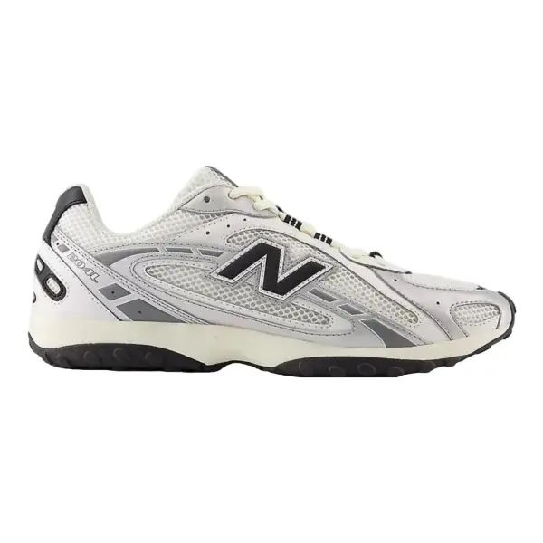 204L Sneakers