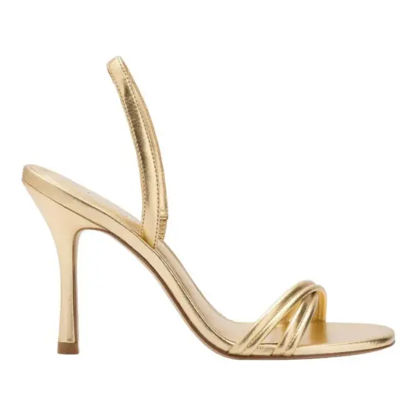 Annie Sandal