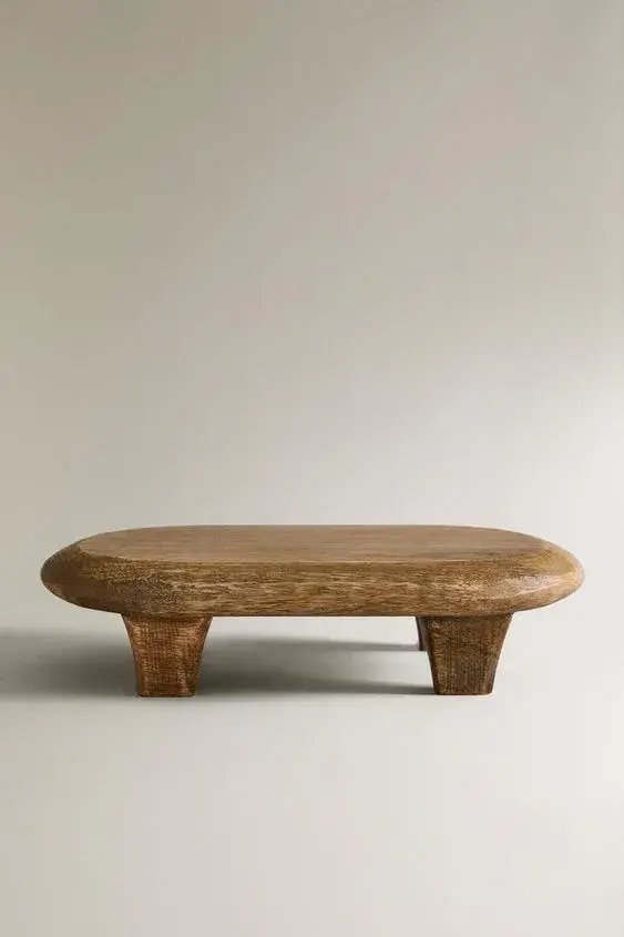 WOODEN CUTTING BOARD WITH LEGS