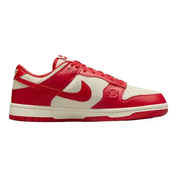 Dunk Low Shoe