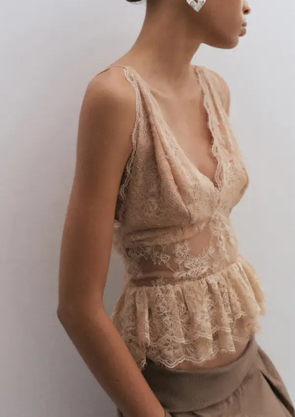 Ruffles lace top - Women | MANGO USA