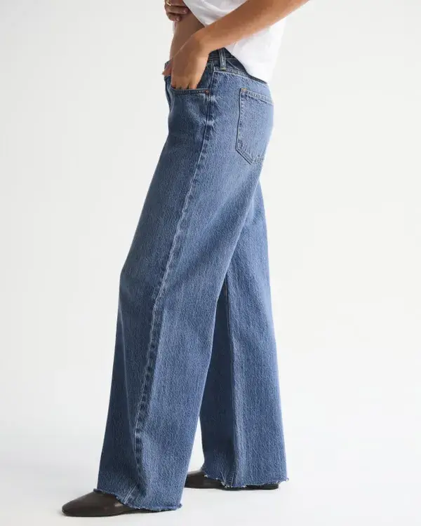 Women's Low Rise Ultra Loose Jean | Women's Bottoms | Abercrombie.com