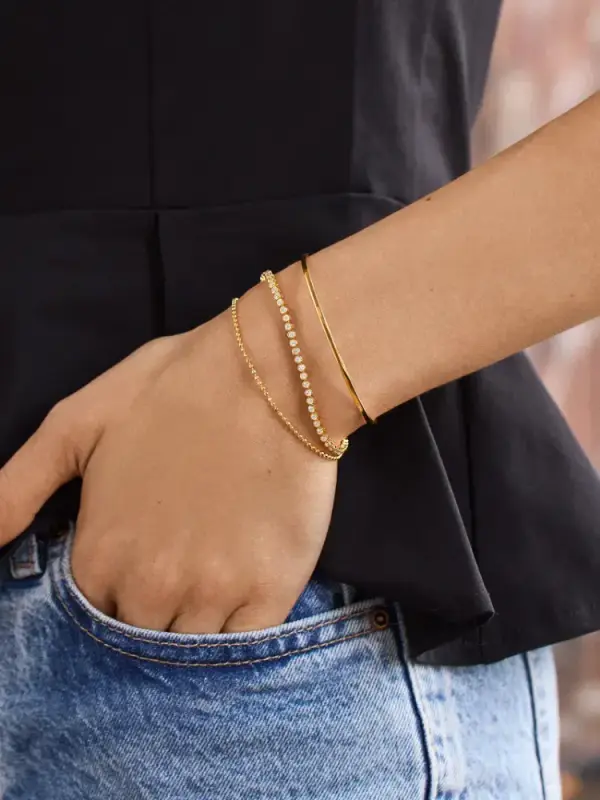 Amalie Tennis Bracelet - Round Bezel