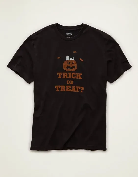 AE Standard Fit Snoopy Halloween Graphic T-Shirt