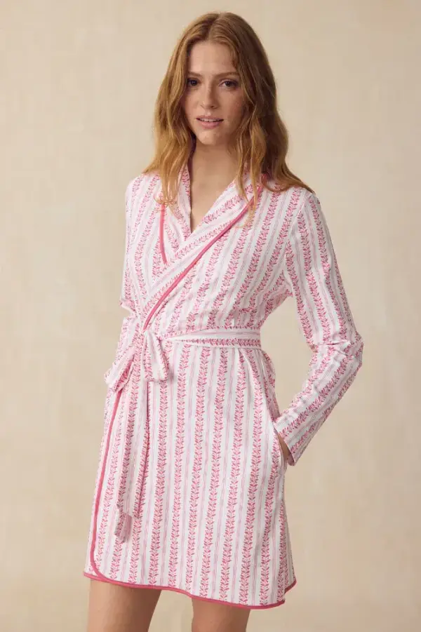 Pima Short Robe in Winterberry Jasmine Vine — XXS