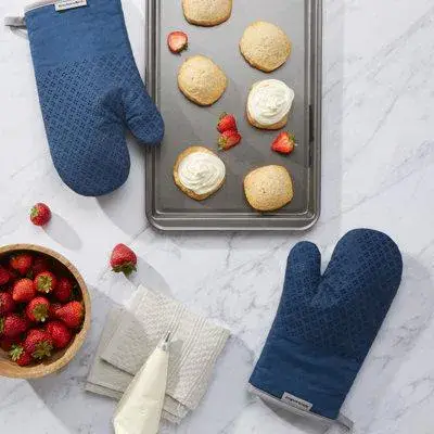 Asteroid Solid Textured Oven Mitt