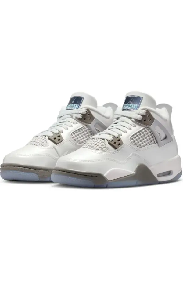 Kids' Jordan 4 Retro Basketball Sneaker