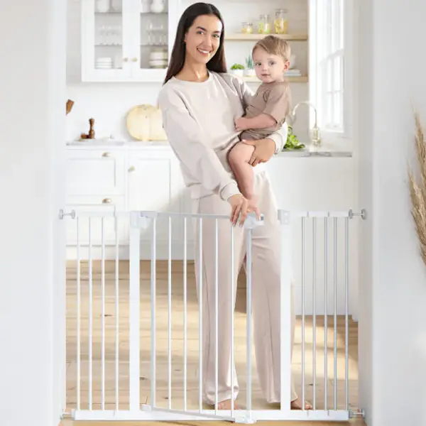 Comfy Cubs Baby Safety Gate with 3 Extensions - White