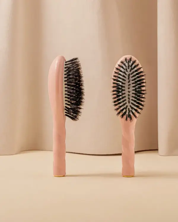 N.01 The Small Shine & Care Brush The Universal Powder Pink