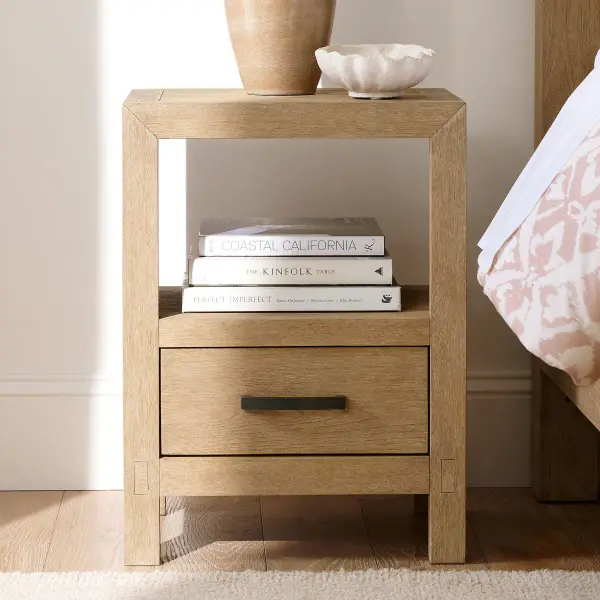 Linwood Mini Nightstand (18.5")