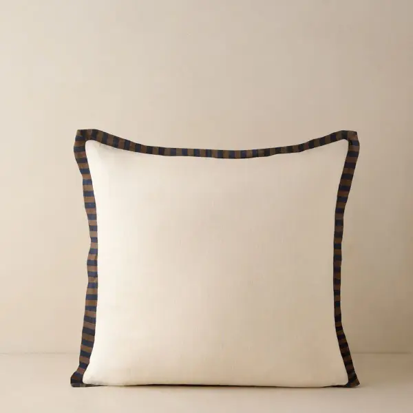 Rajaa Pillow