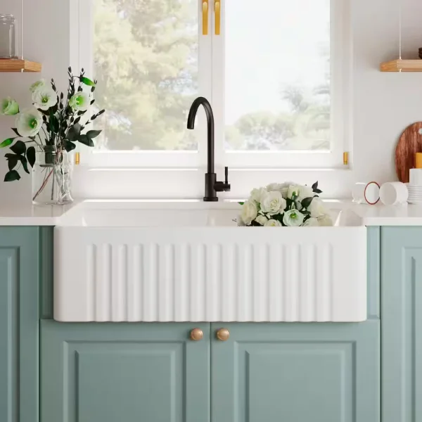 DEERVALLEY Eclipse White Ceramic 33 in. L 50/50 Rectangular Double Basin Farmhouse Apron Kitchen Sink with Grid and Strainer DV-1K028 - The Home Depot