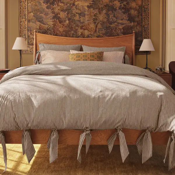 Pierce & Ward Cotton Linen Duvet Cover & Shams