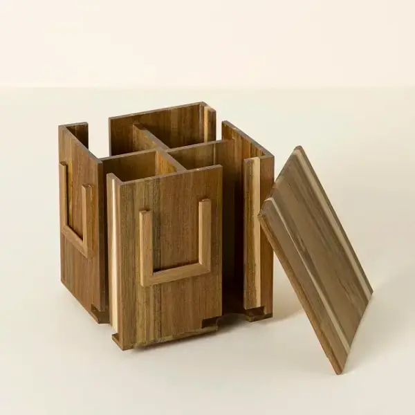 Swiveling Tea Organizer