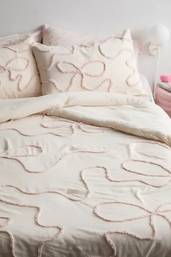 Wild Bows Tufted Cotton Comforter