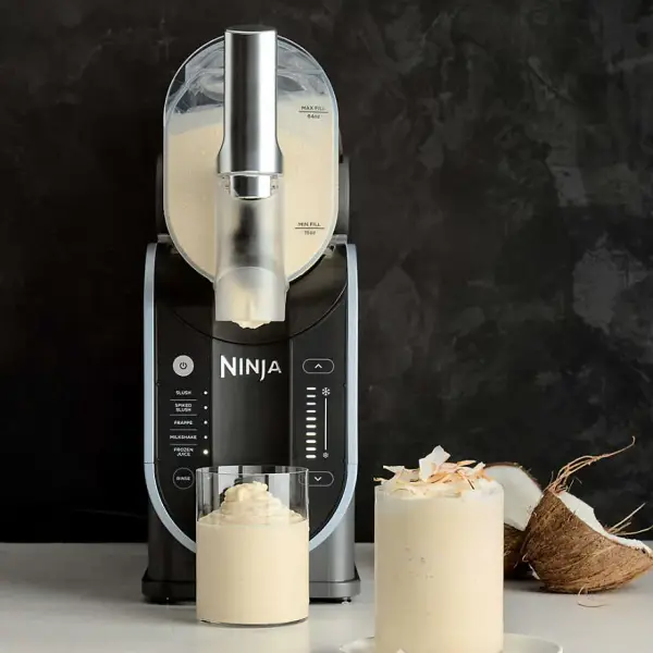 Ninja SLUSHi ™ Professional Frozen Drink Maker
