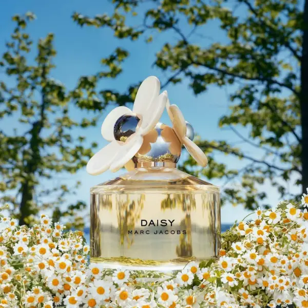 Daisy Eau de Toilette with White Florals & Sandalwood
