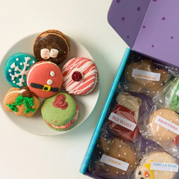 Giant Christmas Macarons Set