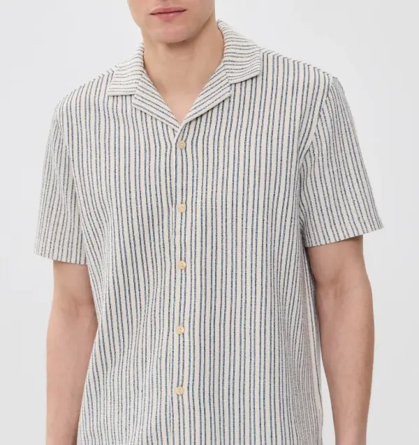 Short-Sleeve Oasis Shirt