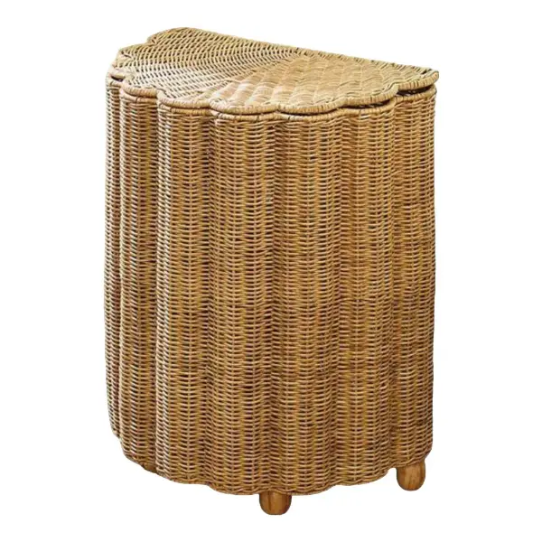 Goldie Scalloped Hamper